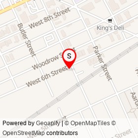 Lee's Groceries on West 6th Street, Chester Pennsylvania - location map